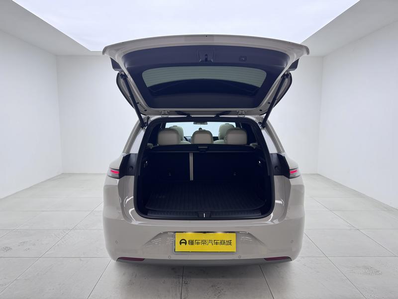 Li Auto Ideal L6 2024