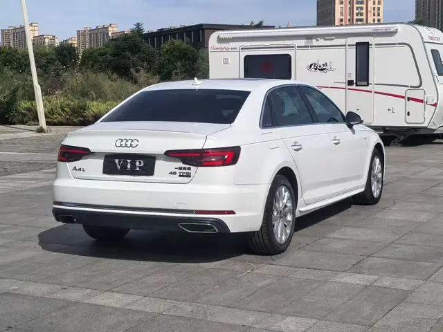 Audi Audi A4L 30th anniversary type 40 TFSI aggressive type
