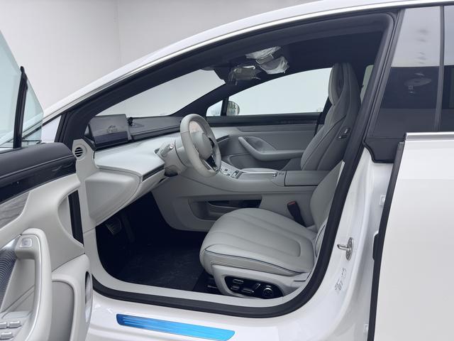 Luxeed Zhijie S7 2024