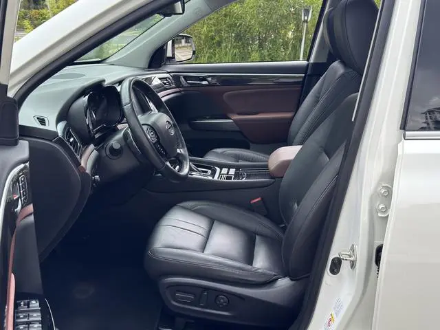 GAC Trumpchi GS8 320T two-wheel drive luxury Zhilian Edition 7 seats
