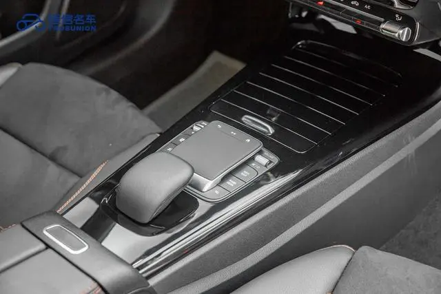 Mercedes-Benz Mercedes-Benz A-class A 200 L sports sedan fashion Version