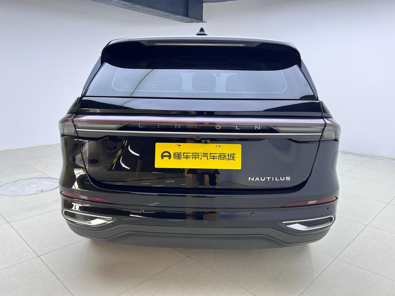 Lincoln Voyager 2023