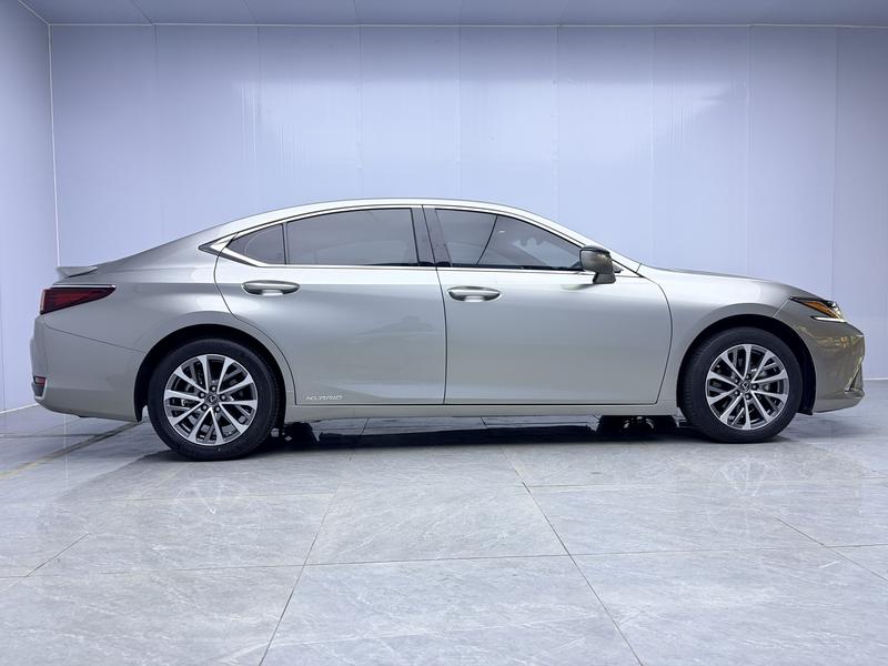 Lexus Lexus ES 2021