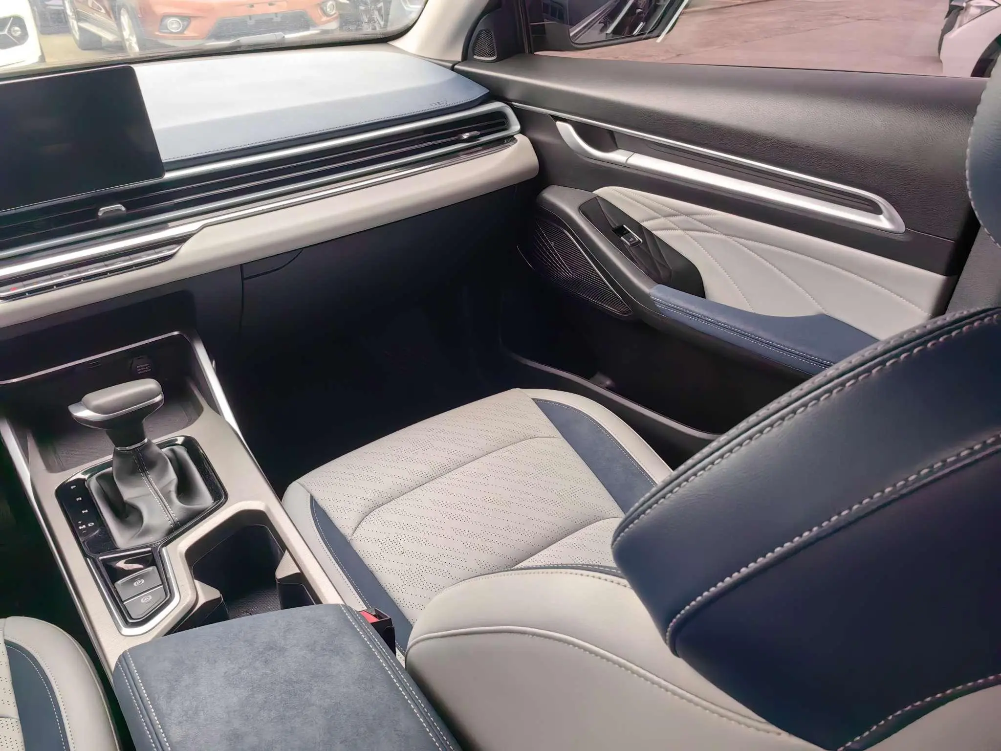 Geely Emgrand 4th generation 1.5L CVT flagship