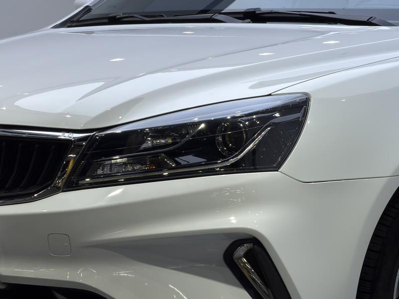 Geely Emgrand 2021