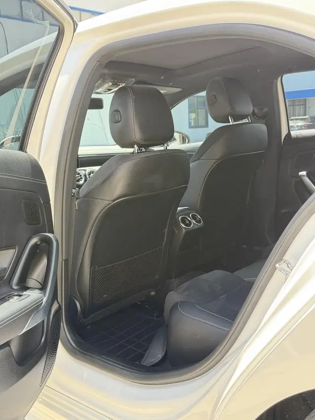 Mercedes-Benz Mercedes-Benz A-class Facelift A 200 L sports sedan