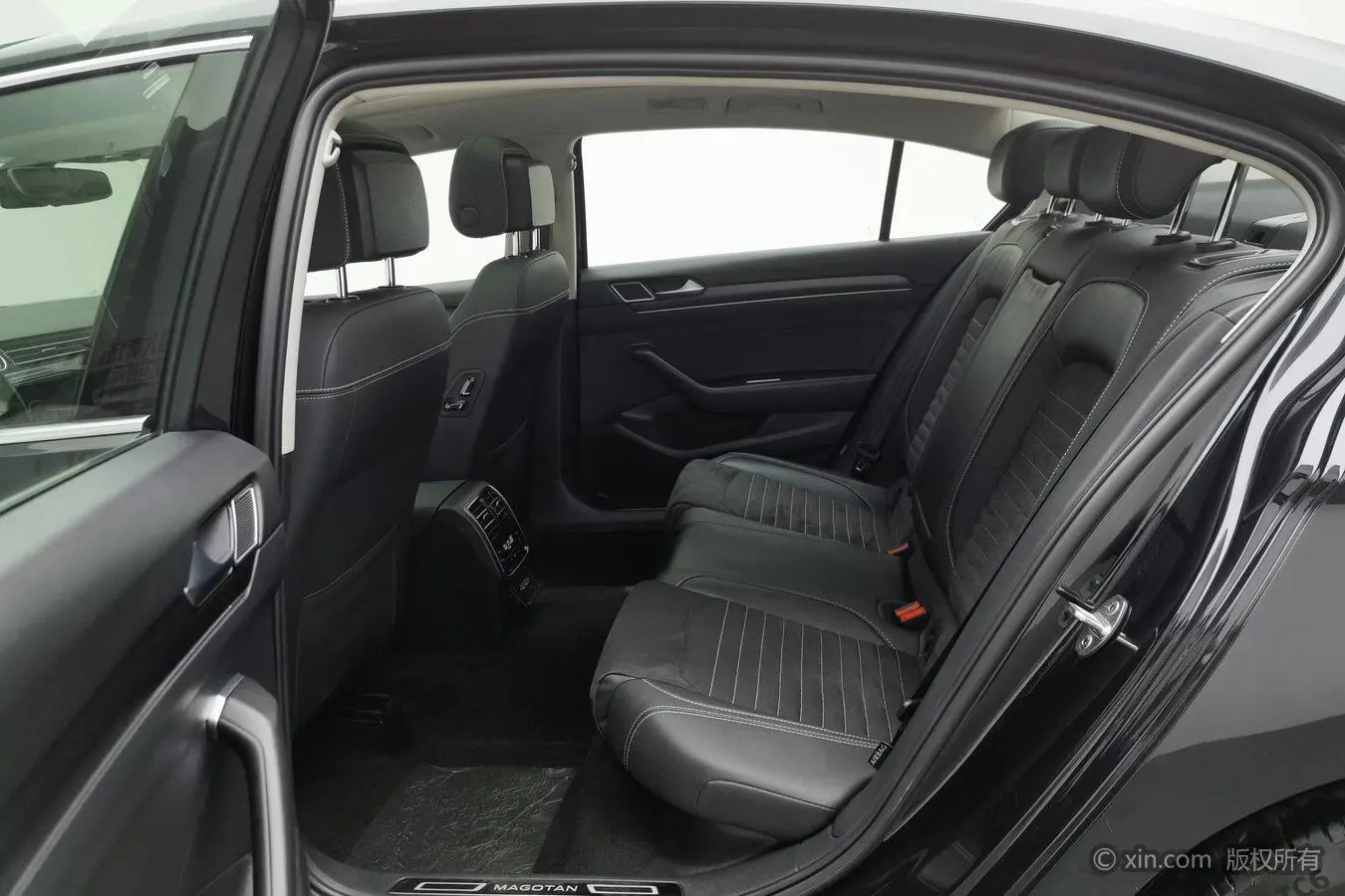 Volkswagen Magotan 330TSI DSG Luxury