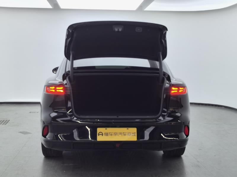 Voyah Lantu Chasing Light PHEV 2024