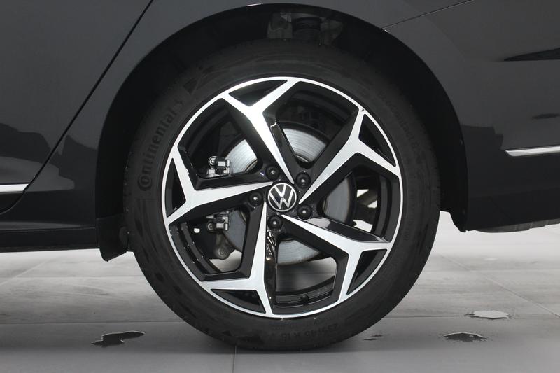 Volkswagen Passat 2024