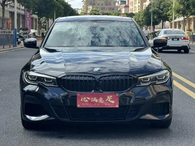 BMW BMW 3 Series 325i M Sports Yao Ye Suit