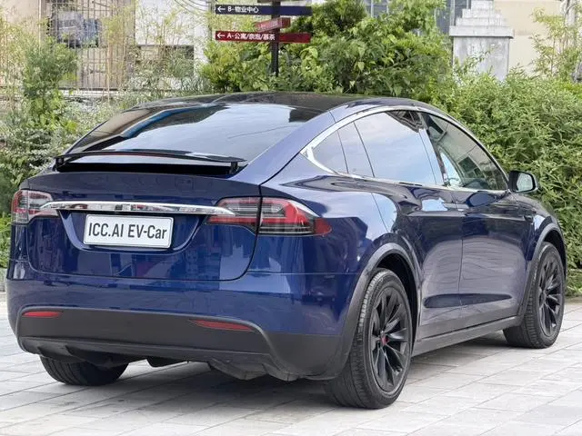Tesla Model X 90D