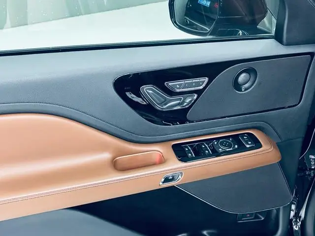 Lincoln Flying home 3.0T V6 four-wheel drive Zunya edition