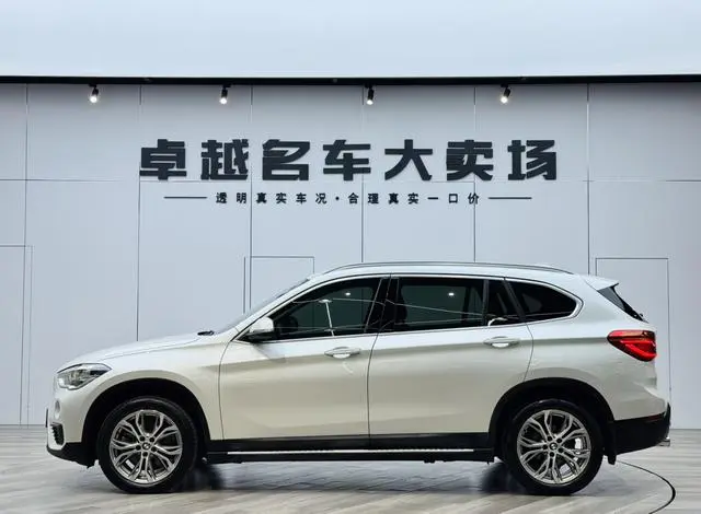 BMW BMW X1 sDrive20Li leading type