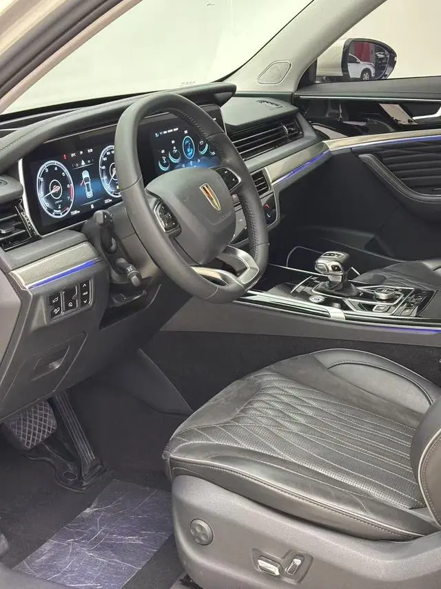 Hongqi Hongqi HS5 2.0T Zhilian Qixiang Four-wheel drive Tesco Version