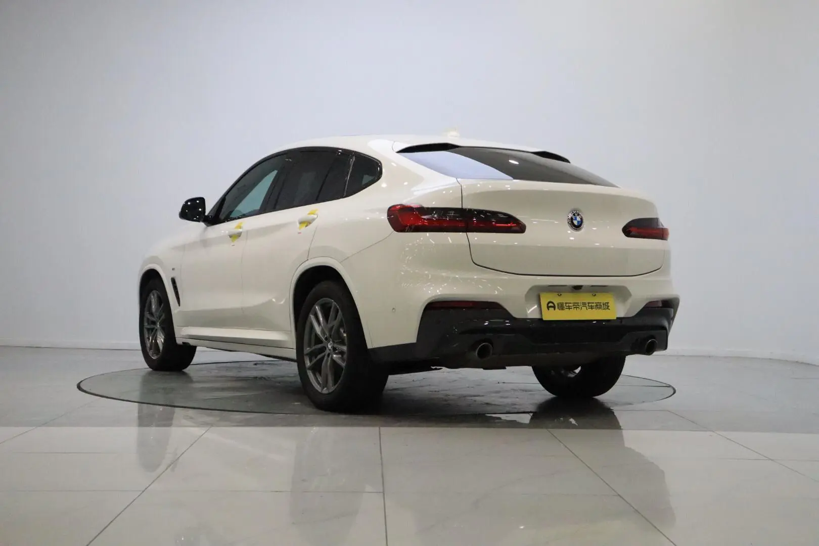 BMW BMW X4 xDrive25i M sports suit