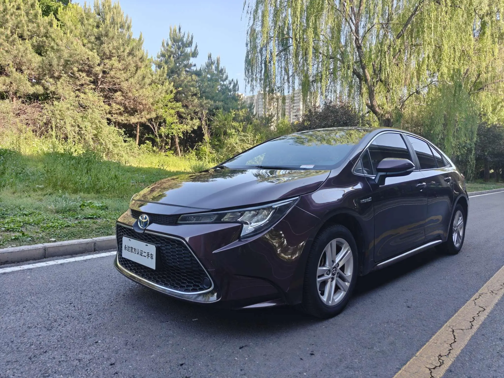 TOYOTA Lei Ling Dual engine 1.8H E-CVT Deluxe Edition