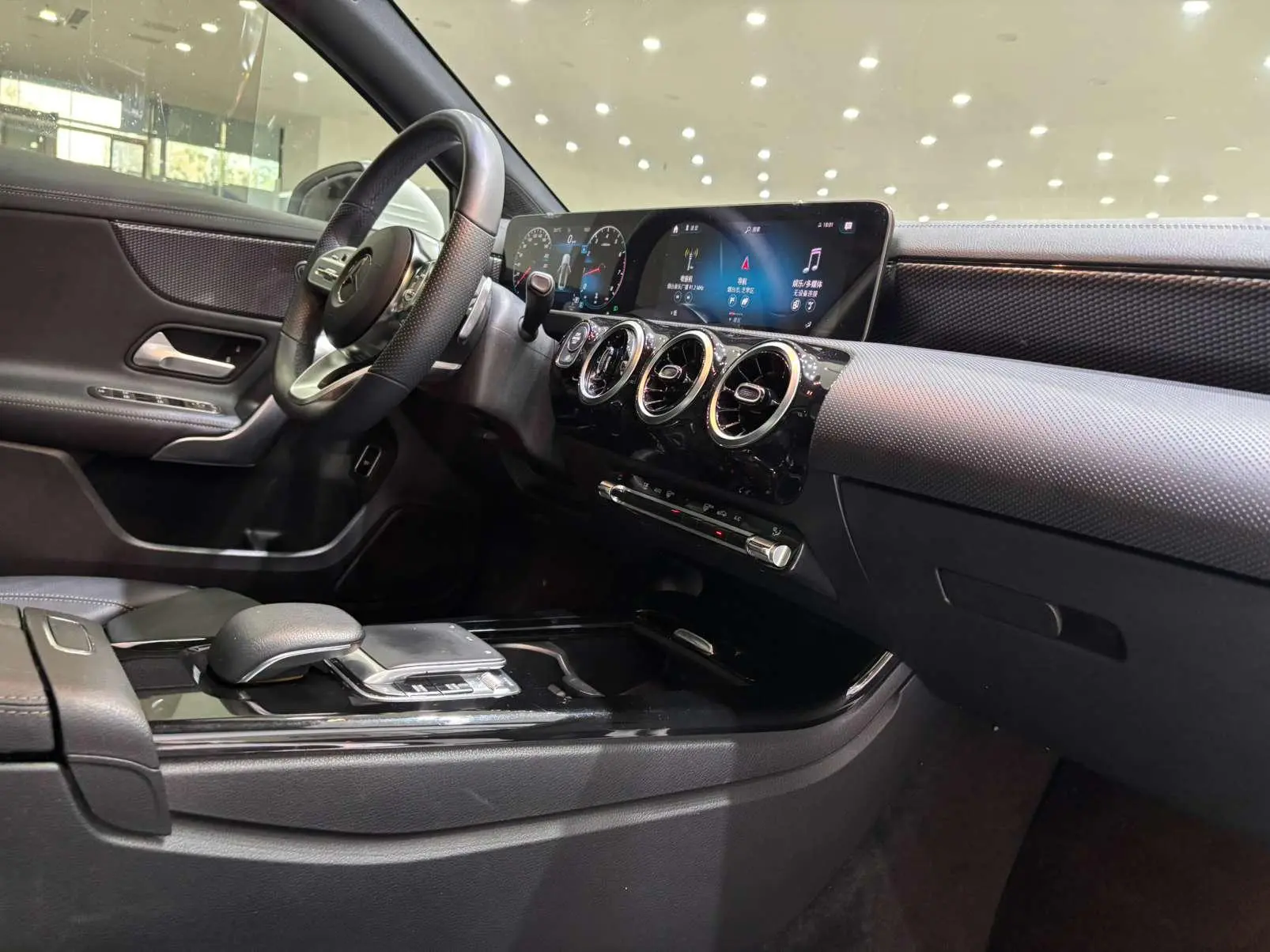 Mercedes-Benz Mercedes-Benz A-class A 200 L sports sedan