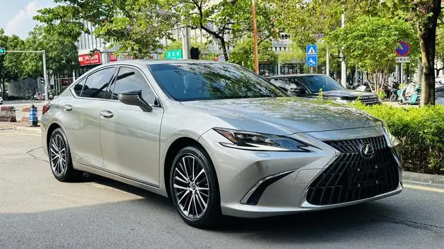 Lexus Lexus ES 300h Premium Edition