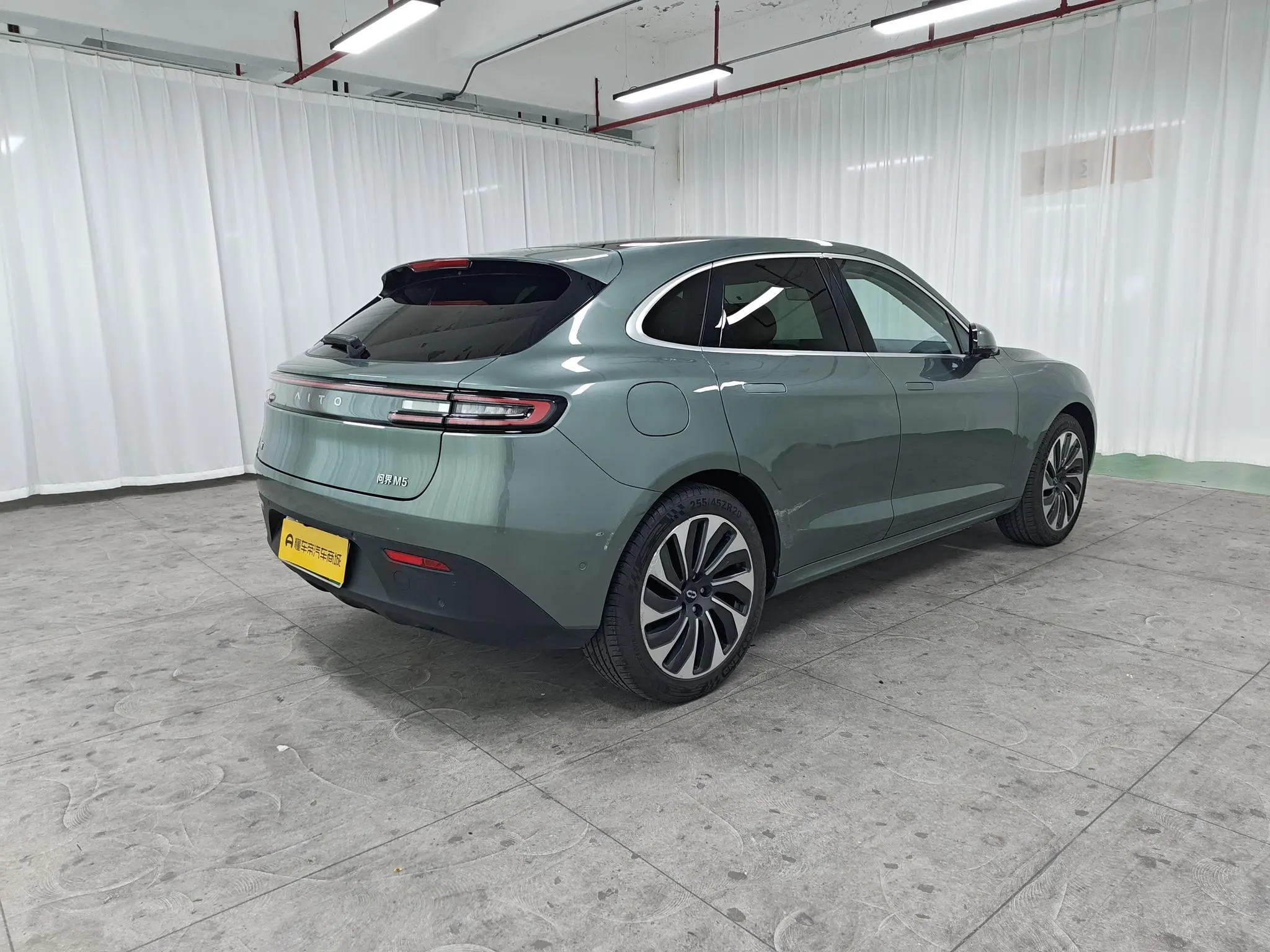 AITO Ask the world M5 Extended range rear drive standard edition