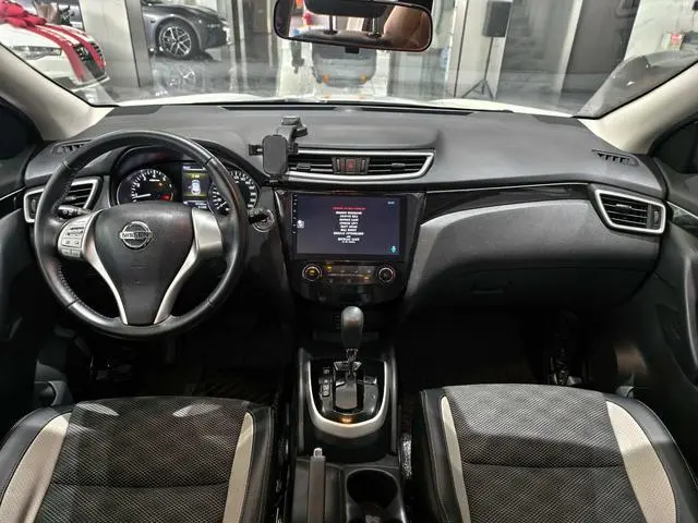 Nissan Qashqai 2.0L CVT Deluxe Edition