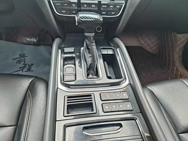 GAC Trumpchi GS8 320T two-wheel drive luxury Zhilian Edition 7 seats