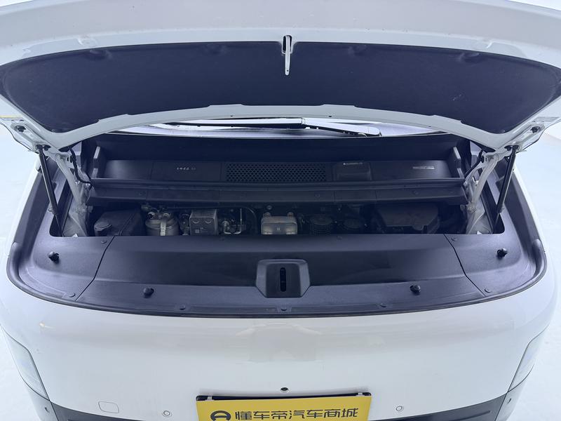 Li Auto Ideal MEGA 2025