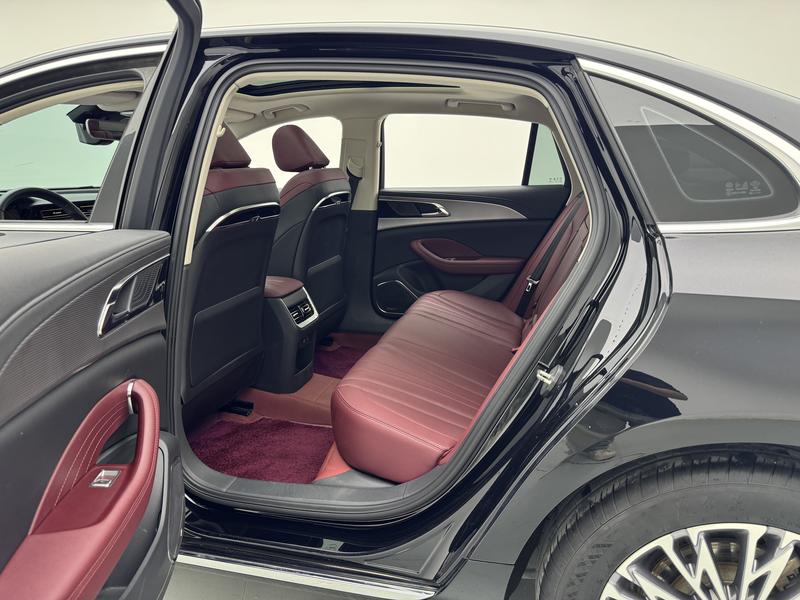 Hongqi Red Flag H5 2024