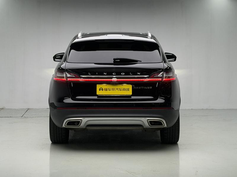 Lincoln Voyager 2021