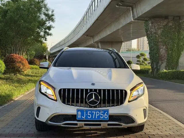 Mercedes-Benz Mercedes-Benz GLA GLA 200 fashion type