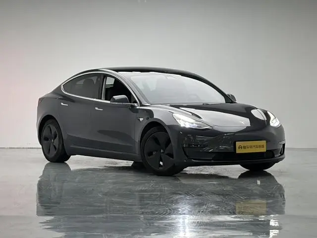 Tesla Model 3 Long battery life, rear-wheel drive version