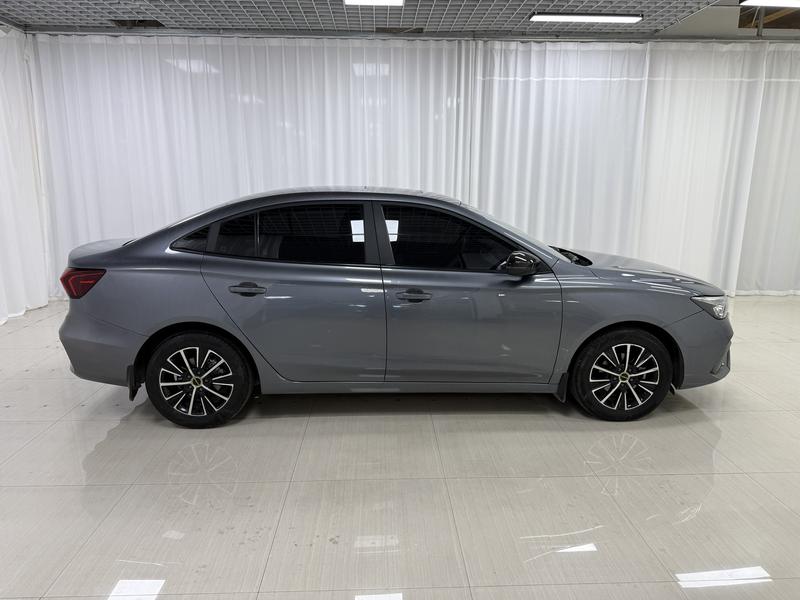 Roewe Roewe i5 2021