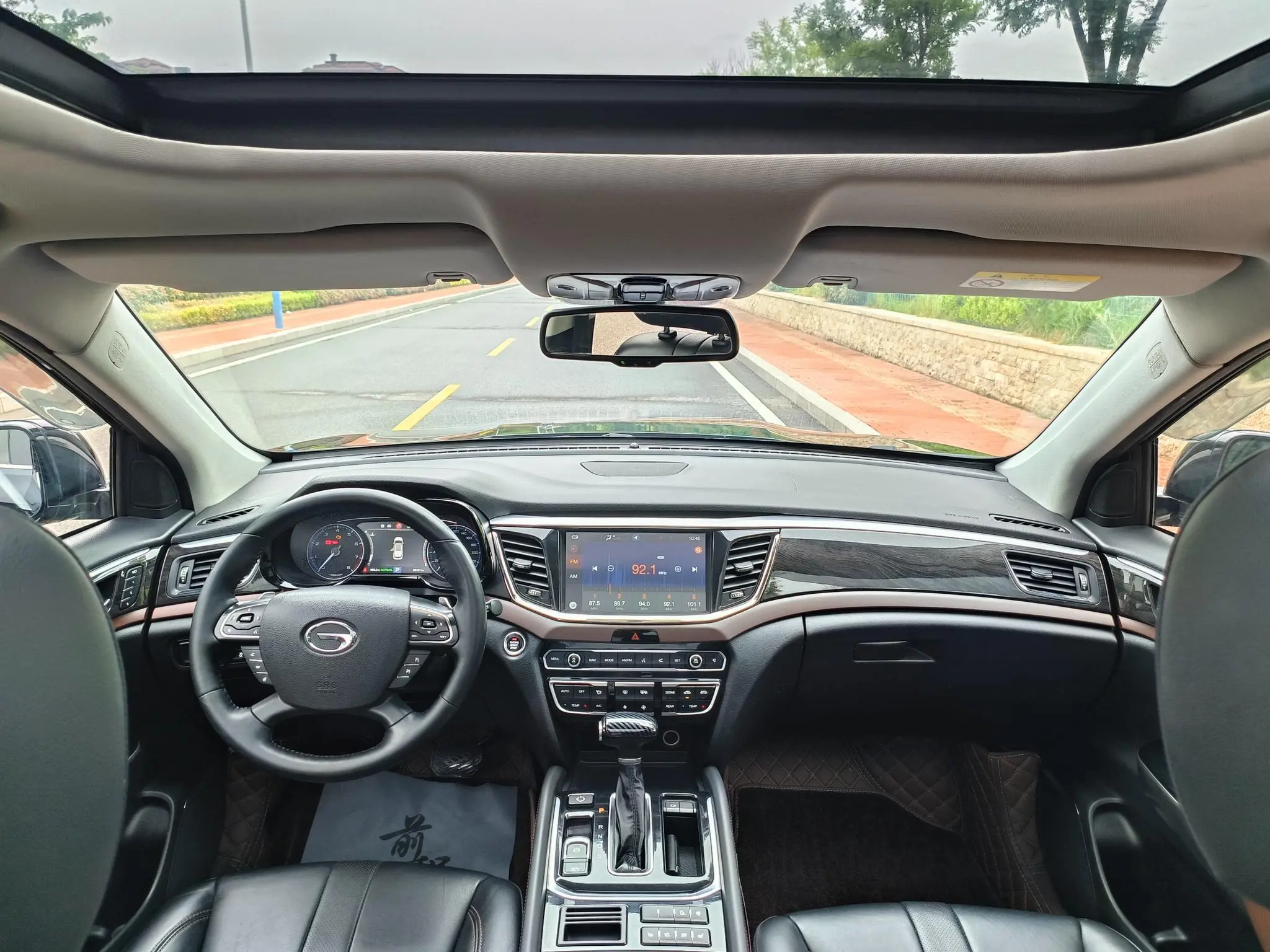 GAC Trumpchi GS8 320T two-wheel drive luxury Zhilian Edition 7 seats
