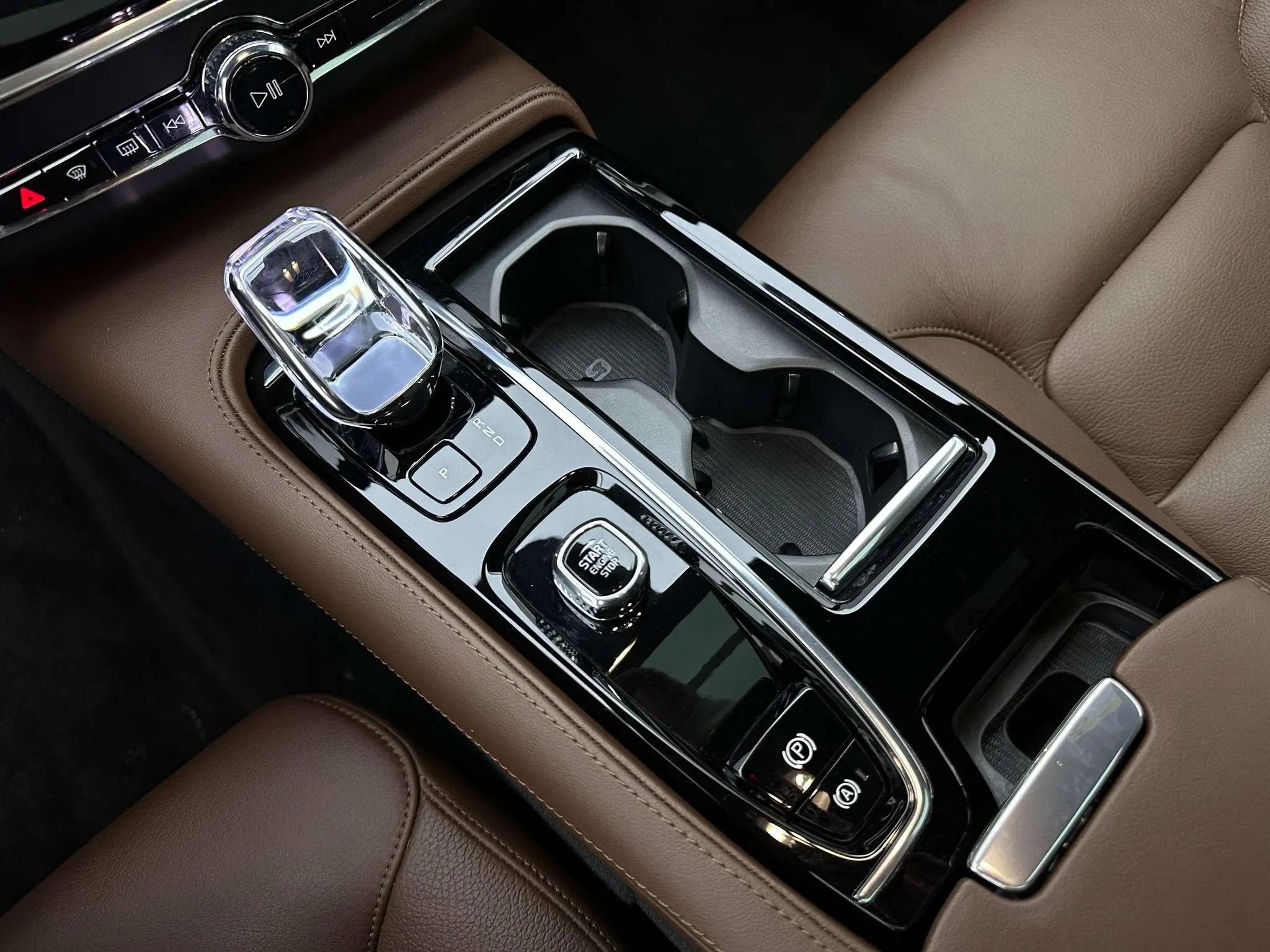 Volvo Volvo S90 PHEV T8 four-wheel drive long battery life Zhiyi Deluxe Edition