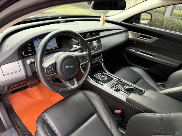 Jaguar Jaguar XFL 2.0T P200 two-wheel drive Elite Edition