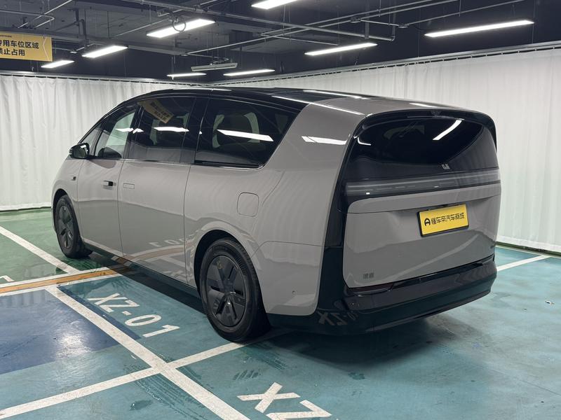 Li Auto Ideal MEGA 2024