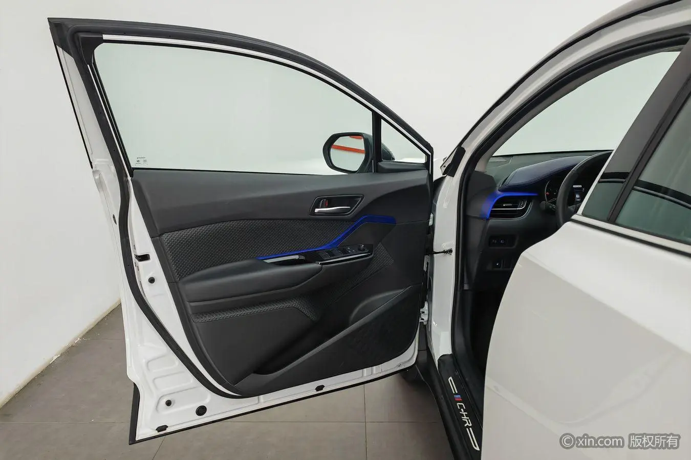 TOYOTA Toyota C-HR 2.0L Deluxe Edition