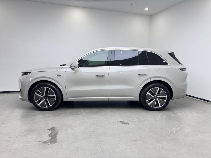 Li Auto Ideal L6 2024