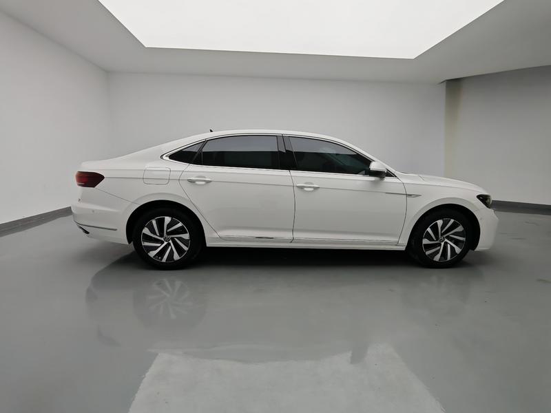 Volkswagen Passat PHEV 2022