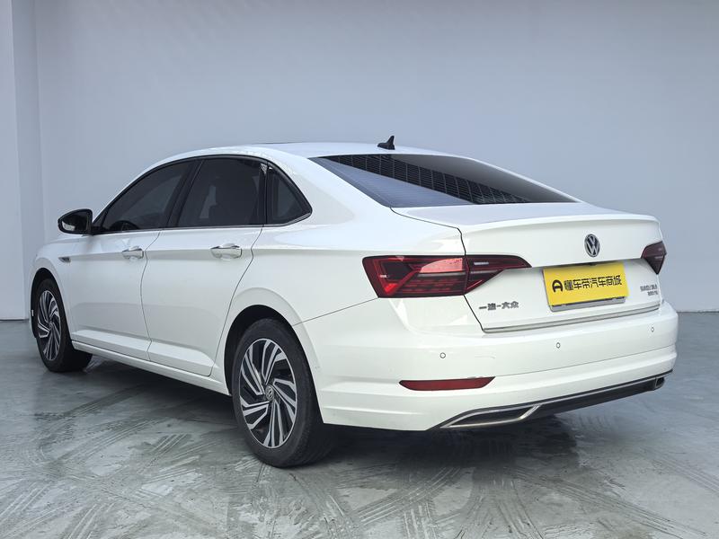 Volkswagen Sagitar 2021