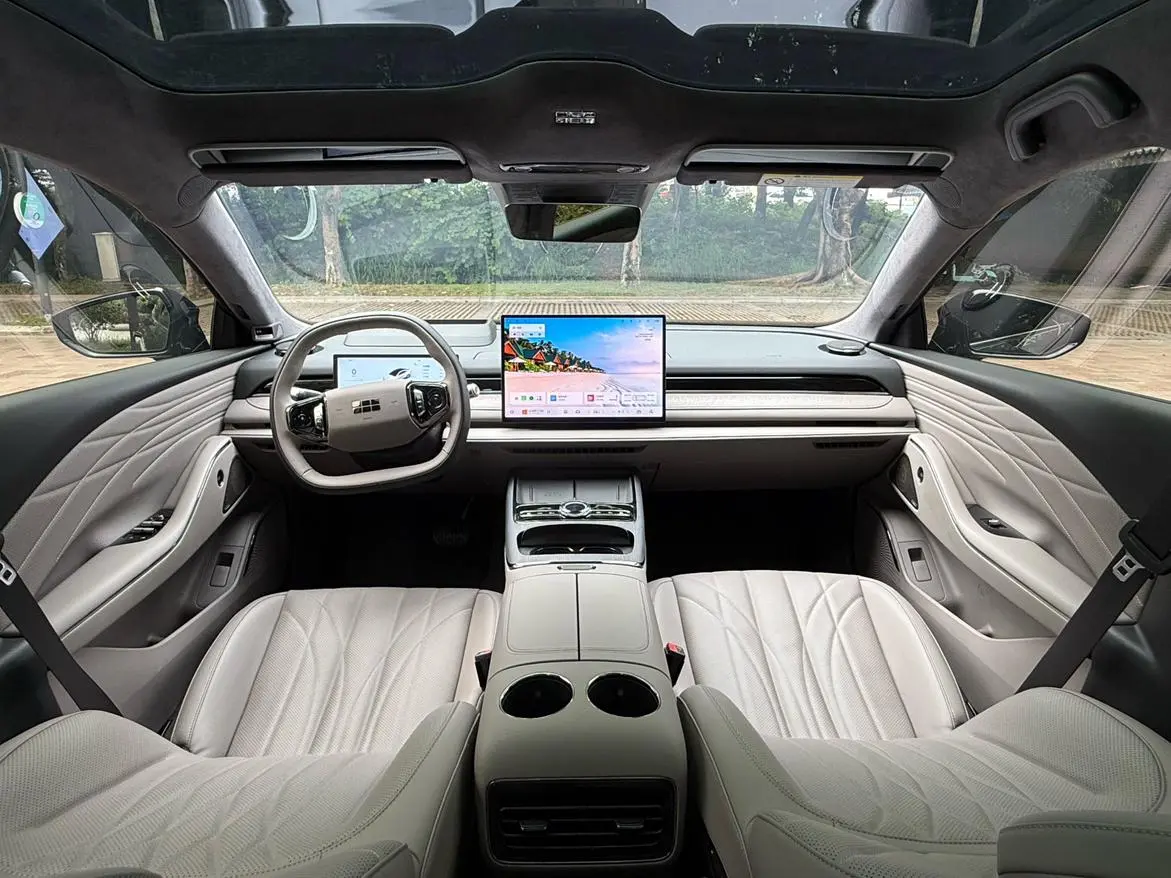 Geely Galaxy Galaxy Sparkle 8 PHEV 130km EM-P Starship Version