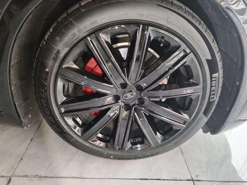Luxeed Luxeed R7 2026