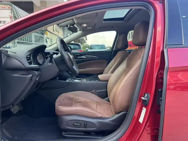 Buick Regal 20T Elite Country VI