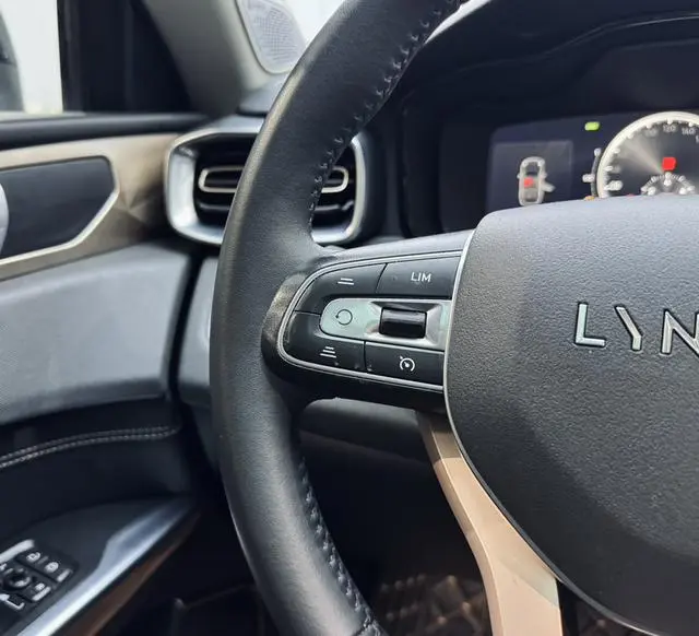 LYNK & CO Lynk 01 2.0T two-wheel drive Pro version