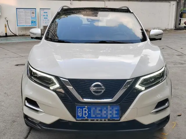 Nissan Qashqai 2.0 L XV Smart Edition
