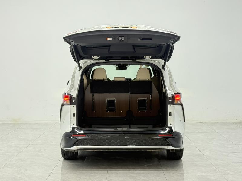 Toyota Gravia 2023