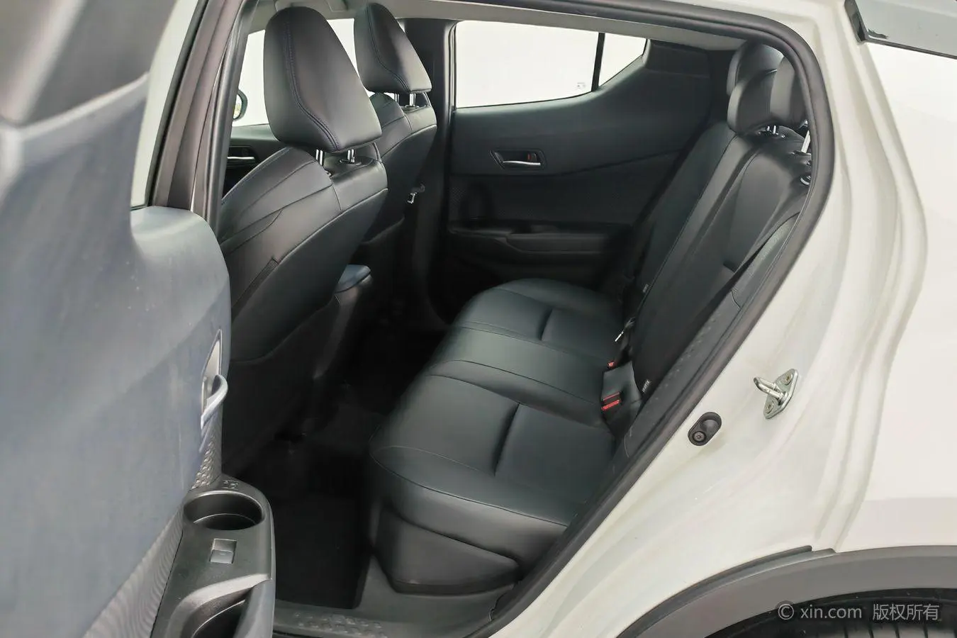TOYOTA Toyota C-HR 2.0L Deluxe Edition
