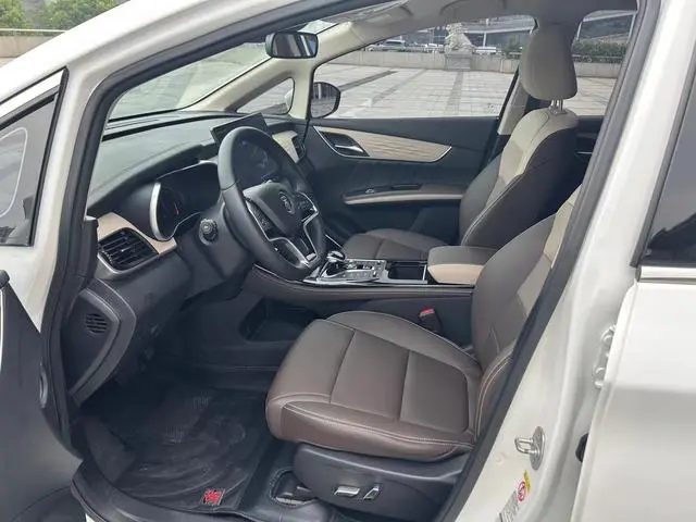 BYD Song MAX DM DM-i 105KM Executive Edition