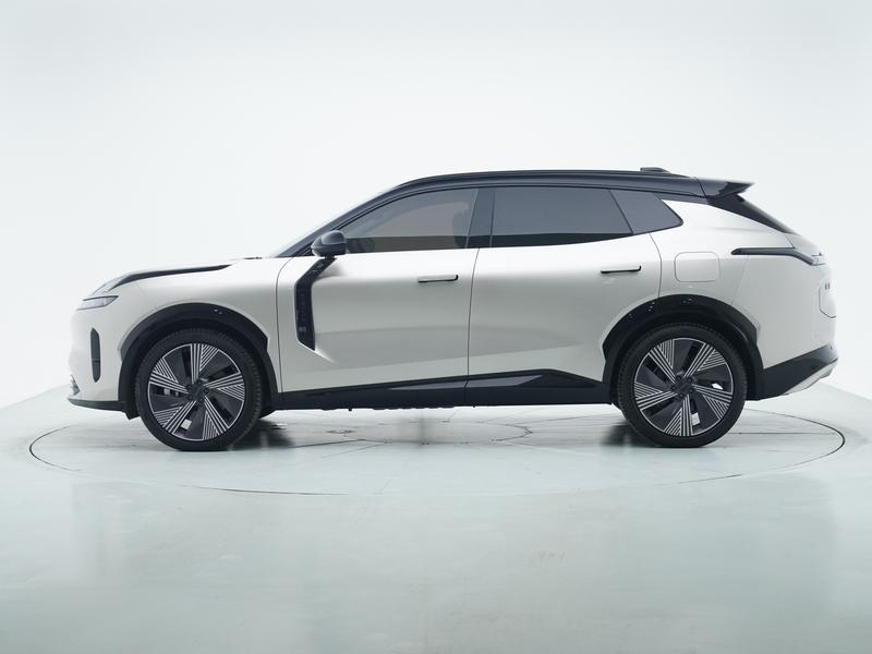 Lynk & Co Lynk&Co 08 EM-P 2025