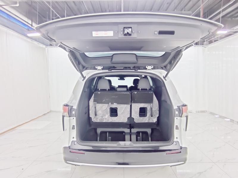 Toyota Sienna 2023