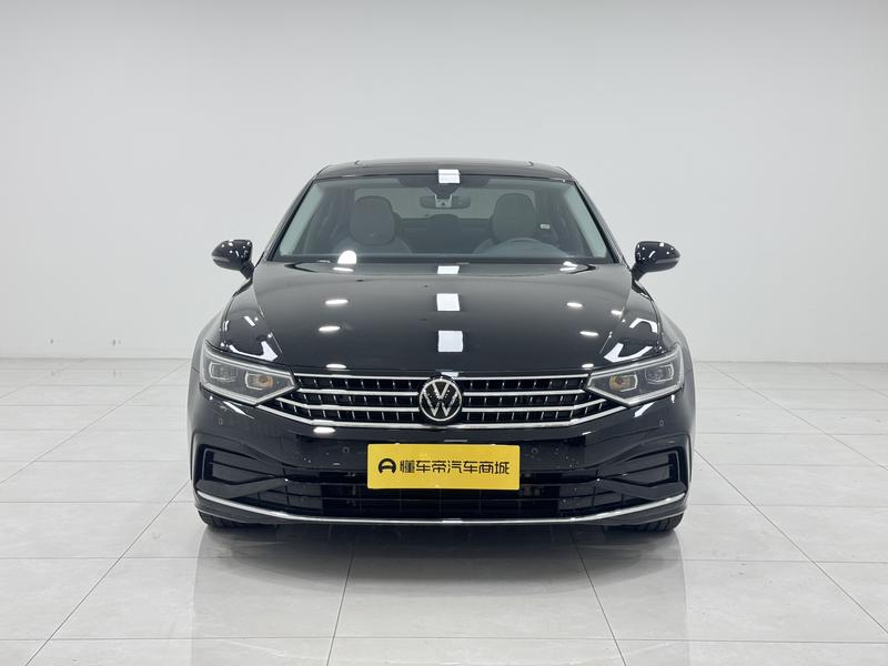 Volkswagen Magotan 2025
